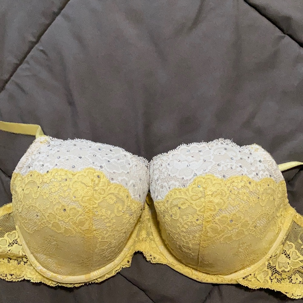 Victoria’s Secret Dream Angels lined demi 38D bra